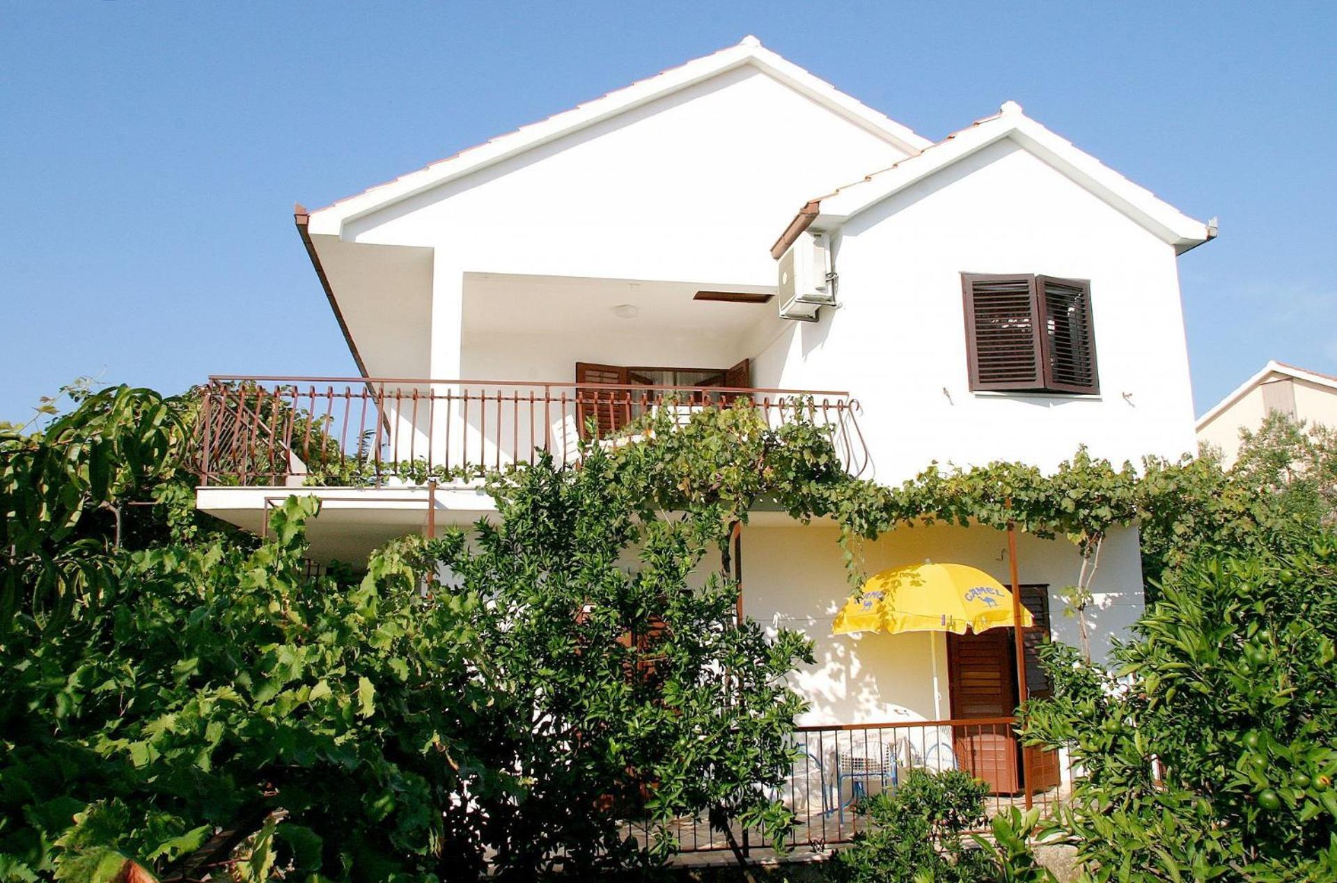 Apartments Mirja - 100M From The Beach & Parking Trogir Exterior foto