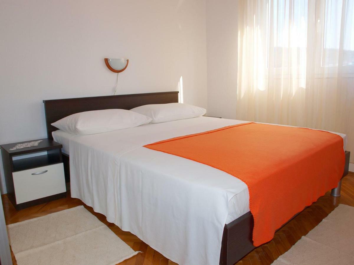 Apartments Mirja - 100M From The Beach & Parking Trogir Exterior foto
