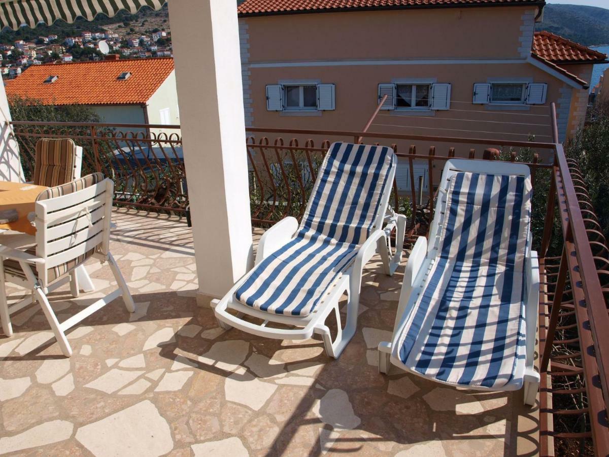 Apartments Mirja - 100M From The Beach & Parking Trogir Exterior foto
