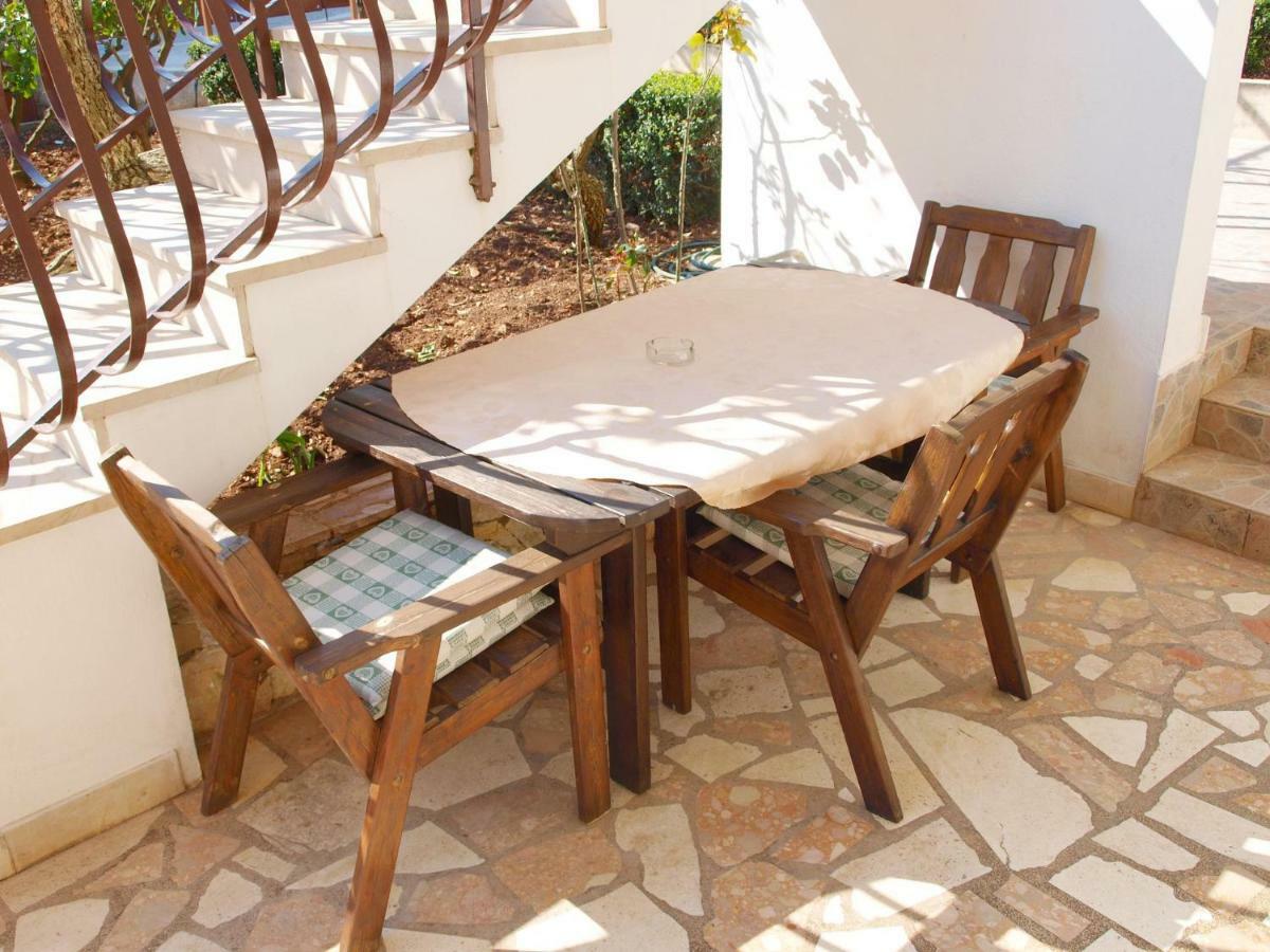 Apartments Mirja - 100M From The Beach & Parking Trogir Exterior foto